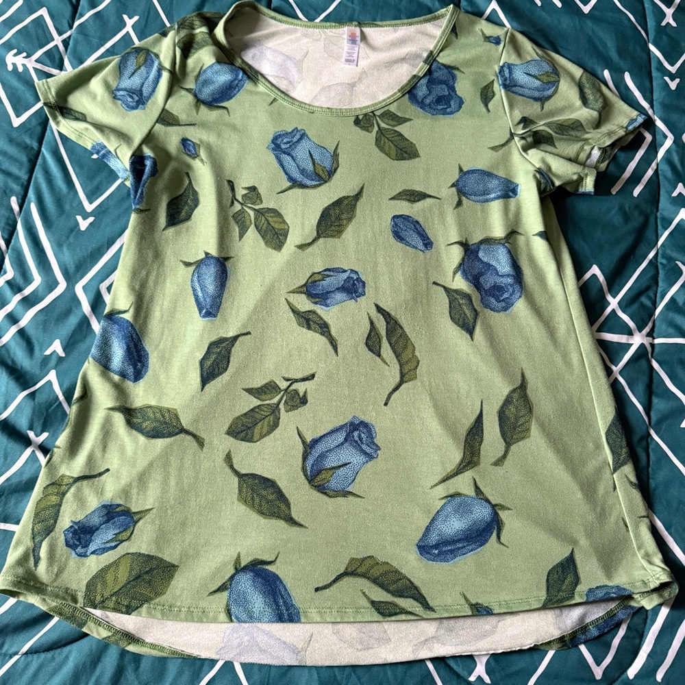 Lularoe Women's Green Scoop Neck Floral Short Sleeve Top